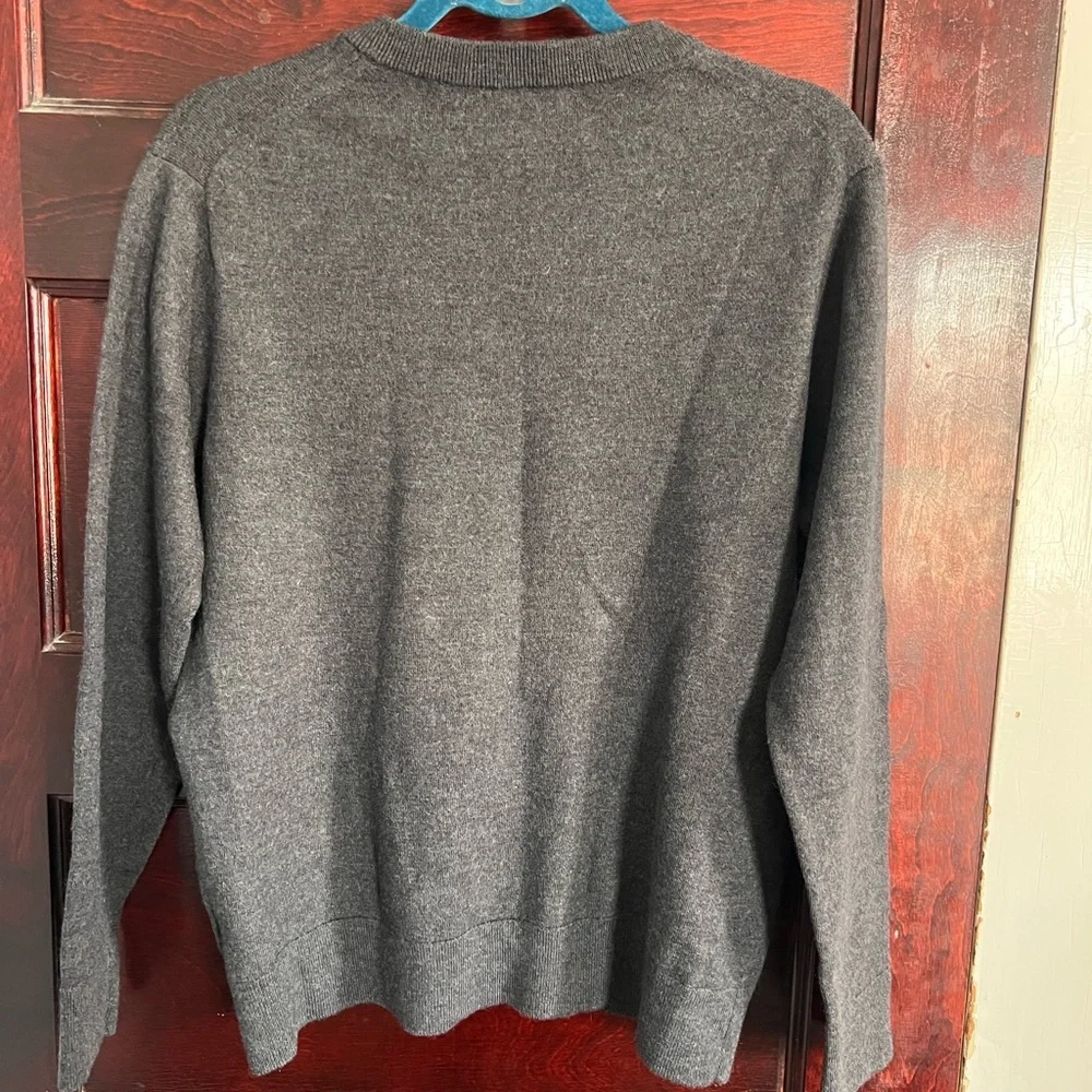 Banana Republic Men’s 100% Merino Wool V Neck Sweater Gray size Large